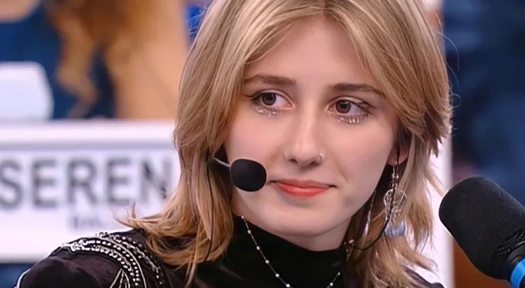 liivuoiqueikiwi's tweet photo. Immortal She       returned to         ME
 #Amici23 https://t.co/wFEmFqVQgg