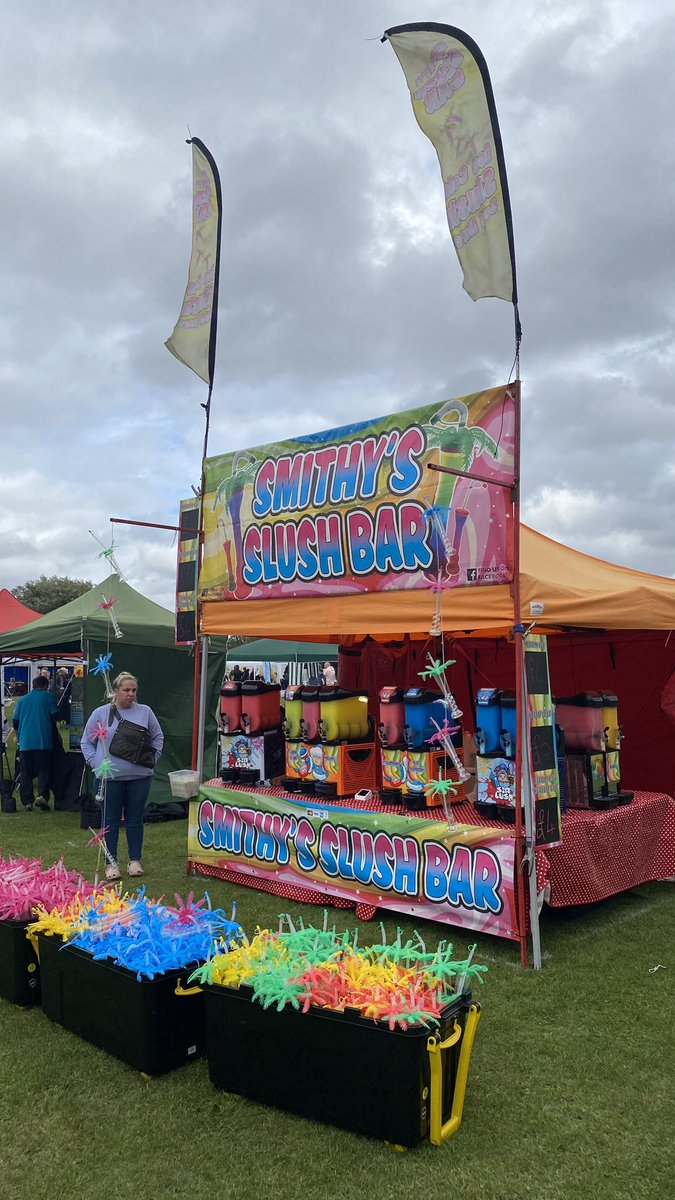 MPSPinnerSouth's tweet photo. Plenty of great music, a Slush Bar and a chance for young and old alike to use the sirens of our police van at Roxy Fest in #Roxbourne Park, #Pinner.

Come on down and enjoy a family funday out. https://t.co/OGkDZ2rWob
