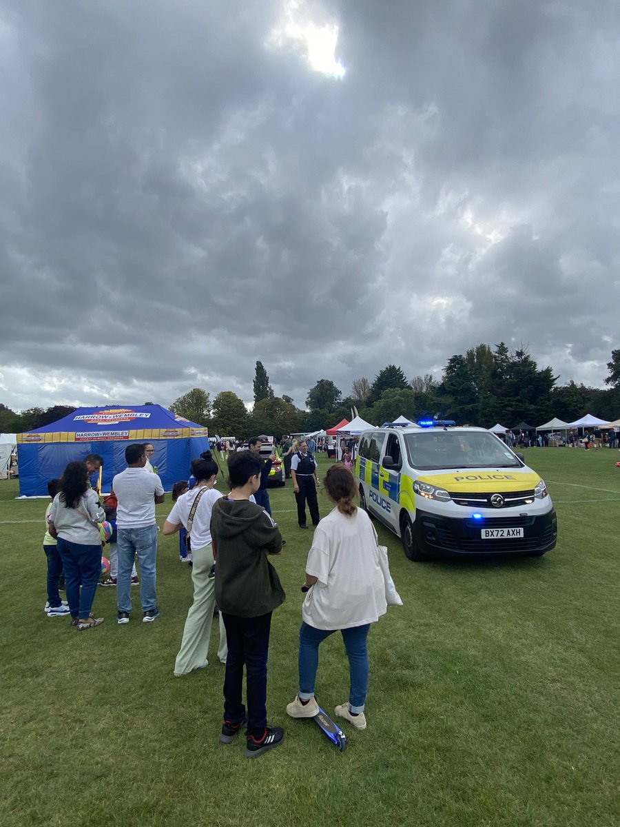 MPSPinnerSouth's tweet photo. Plenty of great music, a Slush Bar and a chance for young and old alike to use the sirens of our police van at Roxy Fest in #Roxbourne Park, #Pinner.

Come on down and enjoy a family funday out. https://t.co/OGkDZ2rWob
