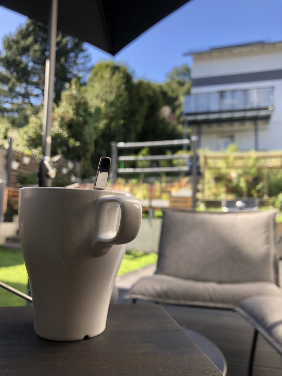 lordraydon's tweet photo. Bin nur in eine andere Ecke des #Gartens gekommen… viel mehr wird heute wohl nicht mehr passieren! Aber #Kaffee geht immer! https://t.co/Qw0fYVjDzH