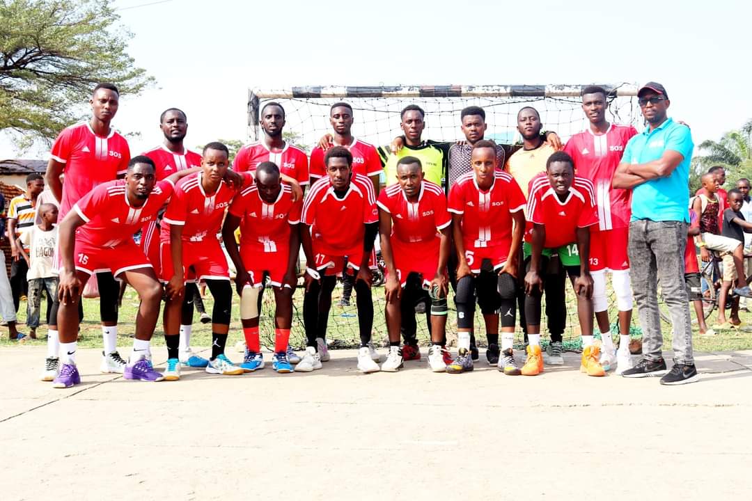 IntwariNgagara's tweet photo. 📍Ils l'ont fait ! 
Tournoi de clôture de l'Association de Handball de Bujumbura. 
Nouveau titre de champion pour INTWARI H.C de #Ngagara après sa victoire en final face à S.O.S HBC (32-28). Un titre qui s'ajoute à son remarquable palmarès.
Les images:
#INTWARIHC
#Burundi 🇧🇮 https://t.co/LTe0BU39yM