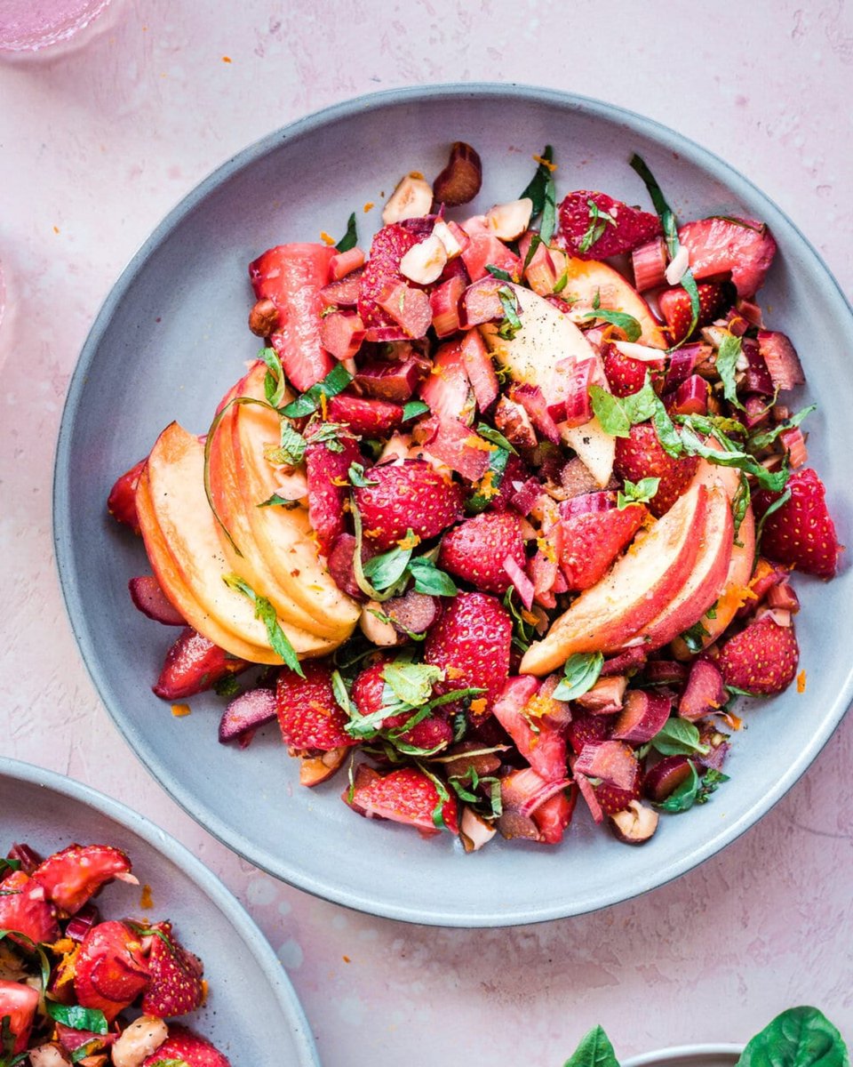 Discover 10 Amazing Low Carb Rhubarb Recipes! From sweet to savory, these rhubarb delights are perfect for a low carb lifestyle. Enjoy the tangy goodness without the sugar spike.

Read more: bit.ly/451LBrx

#LowCarbRecipes #RhubarbLove #HealthyEating