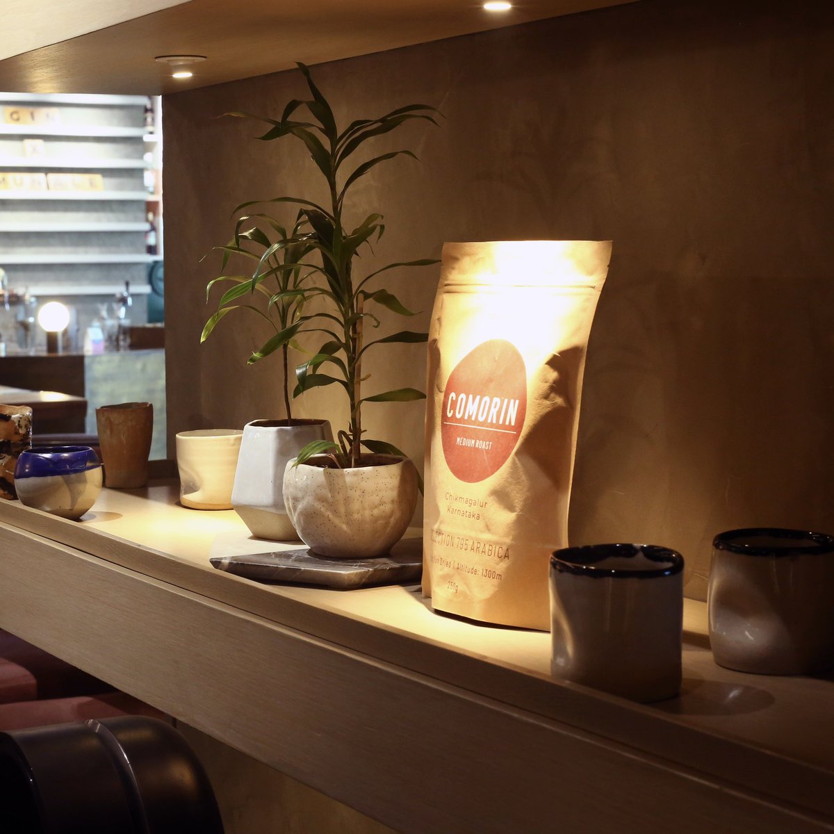 Making a quick pit-stop at our #ComorinMarket 🥤before we settle down at our lunch spot! 
Choose from a selection of tea and coffee, along with serveware and ceramics to bring the #Comorin essence home!
.
.
.
#Comorin #ComeOnIn #Spaces #ComorinPlates #ComorinCocktails #TwoHorizon
