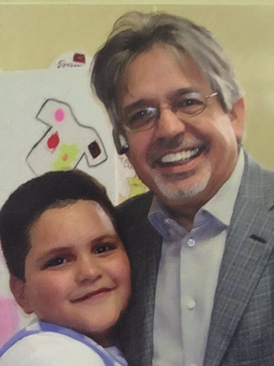 Vegalteno's tweet photo. Showing love to your kids, all the time, at all ages, even when they think it’s not cool, is part of the job of being a parent ⁦@mamacita1126⁩ ⁦@Lin_Manuel⁩ ⁦@TownsMiguel⁩ https://t.co/IoFBZHC4ko