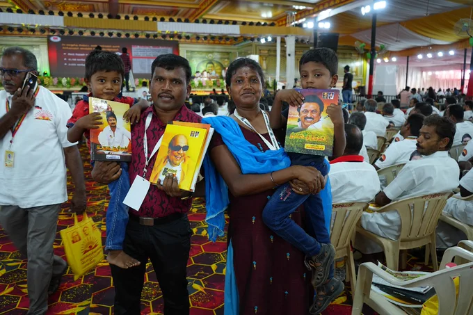 kottai_abbas's tweet photo. திமுக குடும்ப கட்சிதான்🥰

#மேற்கிலும்_இனி_உதயசூரியன் https://t.co/zThDEYXZcT