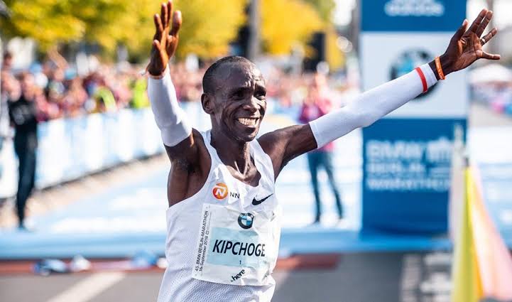 BREAKING NEWS :

The GOAT 🐐 Eliud Kipchoge has won and defended the Berlin Marathon.....

His 5th win in Berlin! Congratulations 👏🎉👏

#VisitKenya