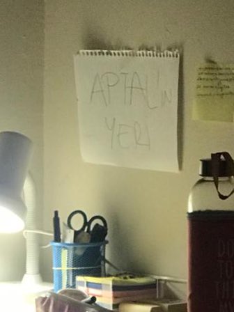 iki sene önce final haftasının altından kalkamayan ev arkadaşımın tatlı motivasyon notu