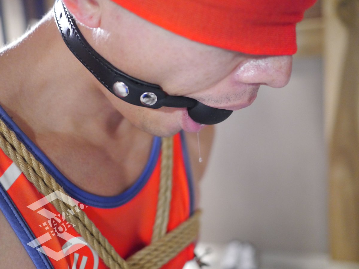 喜歡讓口水流到不受控的口球，
自產的口水，比潤滑液好用。

#男子緊縛 #wrestling #socks <a href="/youngbear1116/">YB</a>