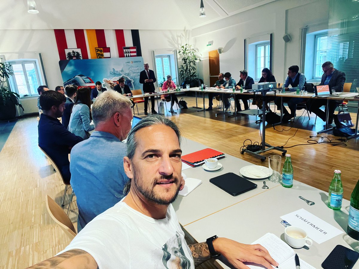 a_schaefermeier's tweet image. Start der Klausur der Kärntner Nachhaltigkeitskoalition unter Führung von LH @PeterKaiserSP in St. Paul im Lavanttal - Motto: „Die Koralmbahn: Kärnten-Zukunft-Leben“
#work #manatwork #workingsunday #pr #job #weekend