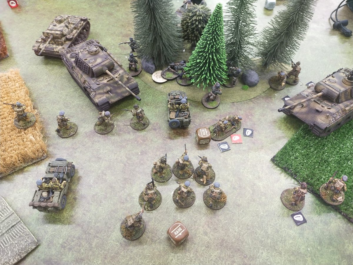 Xavitarnus's tweet image. ¡Partidazas tremendas en el evento de #MarketGarden de #BoltAction en #Goblintrader de Barcelona! 🪖🖌🔥
@lasetablog @wgspain