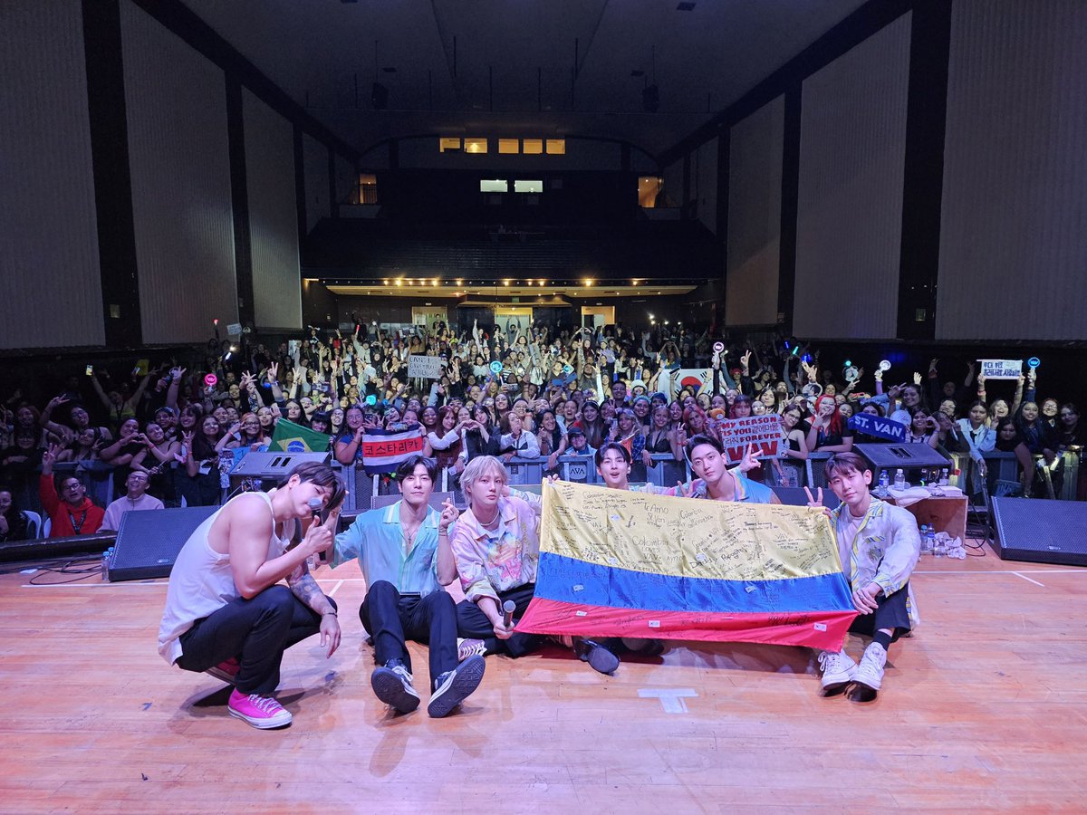 TO THE LIGHT. ENTERTAINMENT tweet media