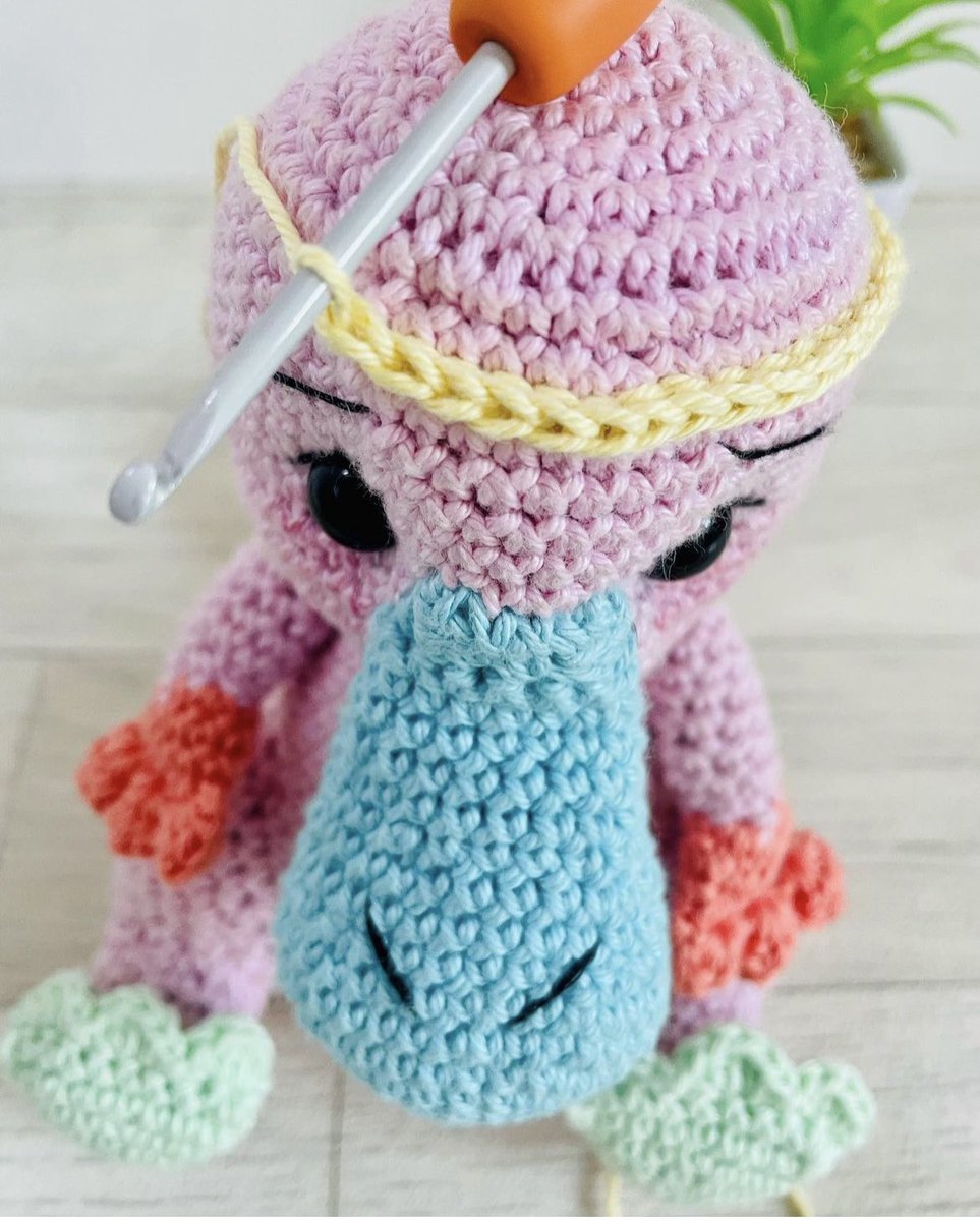 CraftEllies's tweet image. Putting the finishing touches on Coral the rainbow platypus. What do you think? Isn’t she pretty? 🌈 

elliescraftboutique.patternbyetsy.com/listing/131299…

#crafthour #ukcraftershour #handmadehour #autumn #amigurumi #platypus #rainbow #signs