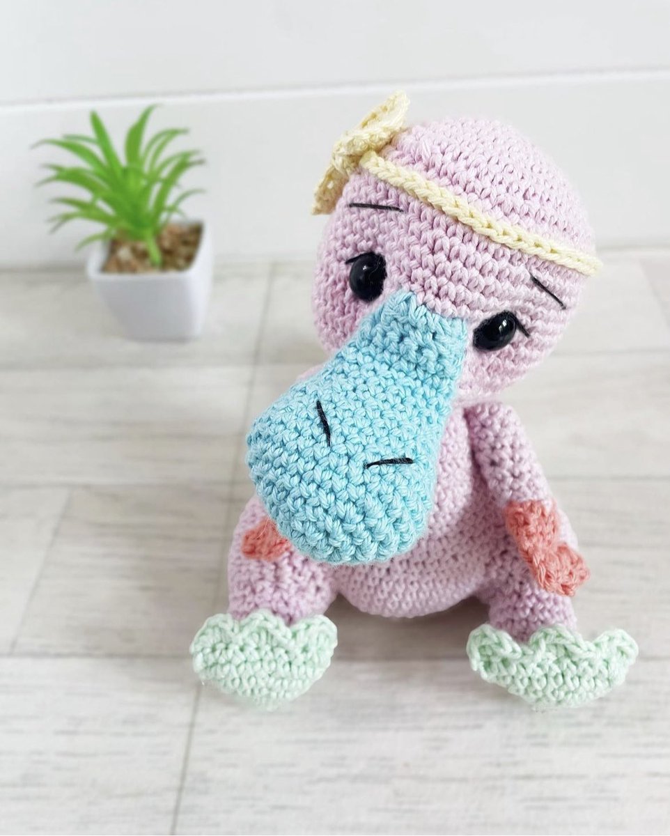 CraftEllies's tweet image. Putting the finishing touches on Coral the rainbow platypus. What do you think? Isn’t she pretty? 🌈 

elliescraftboutique.patternbyetsy.com/listing/131299…

#crafthour #ukcraftershour #handmadehour #autumn #amigurumi #platypus #rainbow #signs