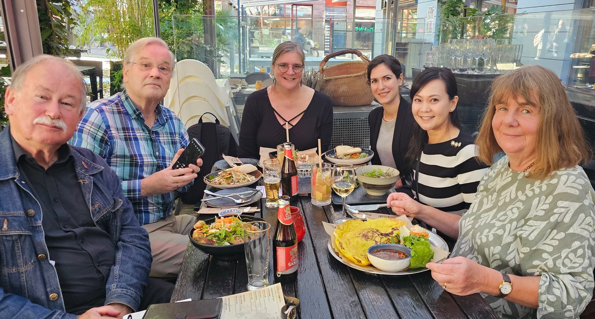 Lunch at the Hague 🥰 with old friends &amp; the amazing #JuliaDonaldson ❤️