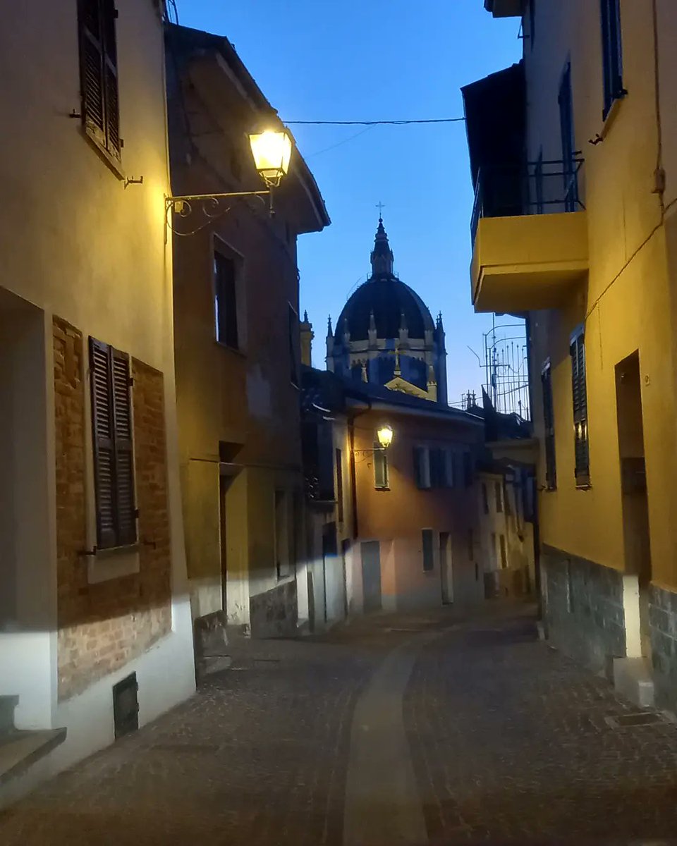 maurabalbo's tweet photo. A glimpse into Paradise!
Sunset of Monviso and #Fontanile tonight https://t.co/i3IG95KVRo