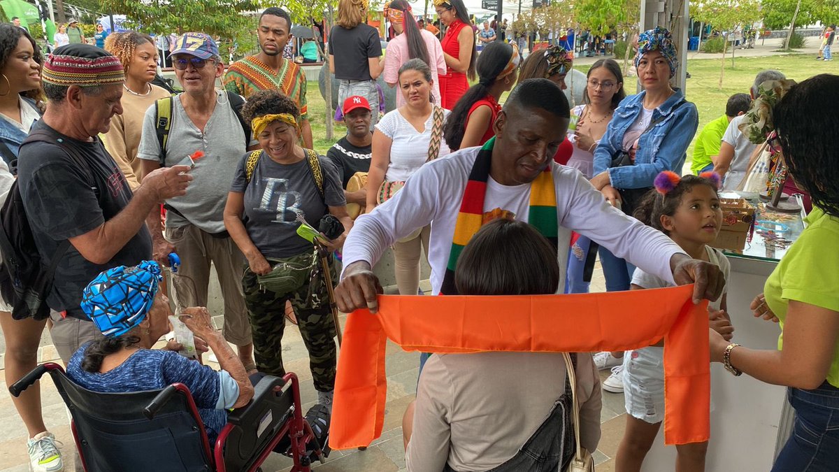 AntioquiaAFRO's tweet photo. Así vivimos la Feria hoy en su último día , llenos de Alegría , con tradición y cultura, comprometidos con la multiculturalidad e historia de nuestro territorio, Antioquia es Mágica , diversa y Afro. #AntioquiaEsMágica #antioquiaesafro https://t.co/Xts4fbW8jg