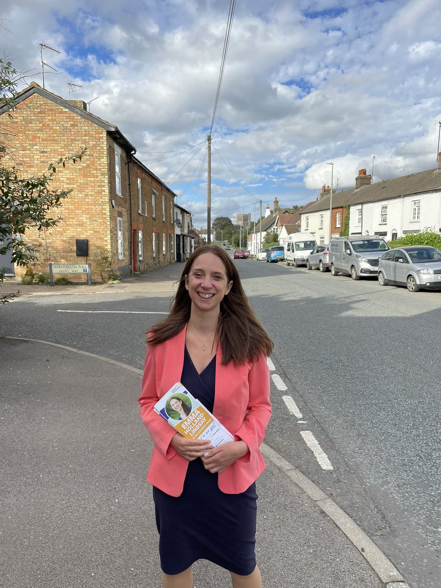 After a quick trip to @LibDemConf, it was great to be back on the campaign trail in Toddington this afternoon!

Villages across Mid Bedfordshire like this have been taken for granted by the Conservatives for too long, and voters are ready to vote for change on October 19th.