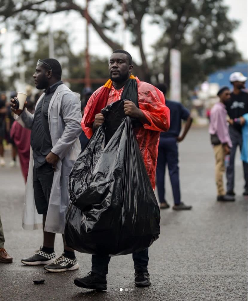 We came, we fought, we cleaned up! 

#OccupyJulorbiHouse