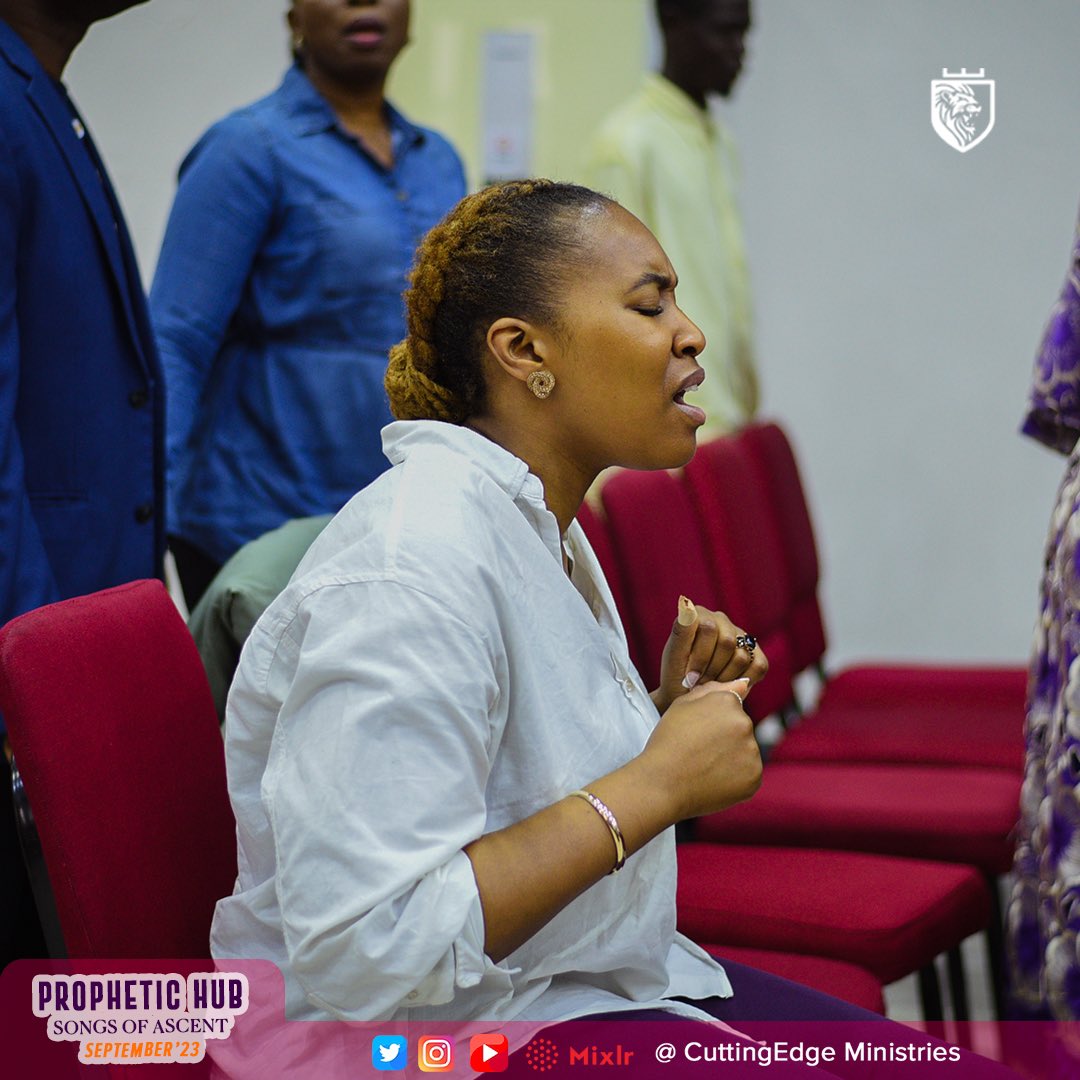 CuttingEdge_NG's tweet photo. 🎵 You raise me up, so I can stand on mountains
You raise me up, to walk on stormy seas
I am strong, when I am on your shoulders
You raise me up to more than I can be 🎵
#SongsOfAscent
#MountainClimbers
#TheGoverningChurch https://t.co/HQoVFX4pun