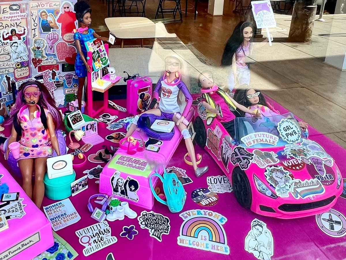reeseaaron's tweet photo. #barbiephonebank https://t.co/UJz3HoWsVt