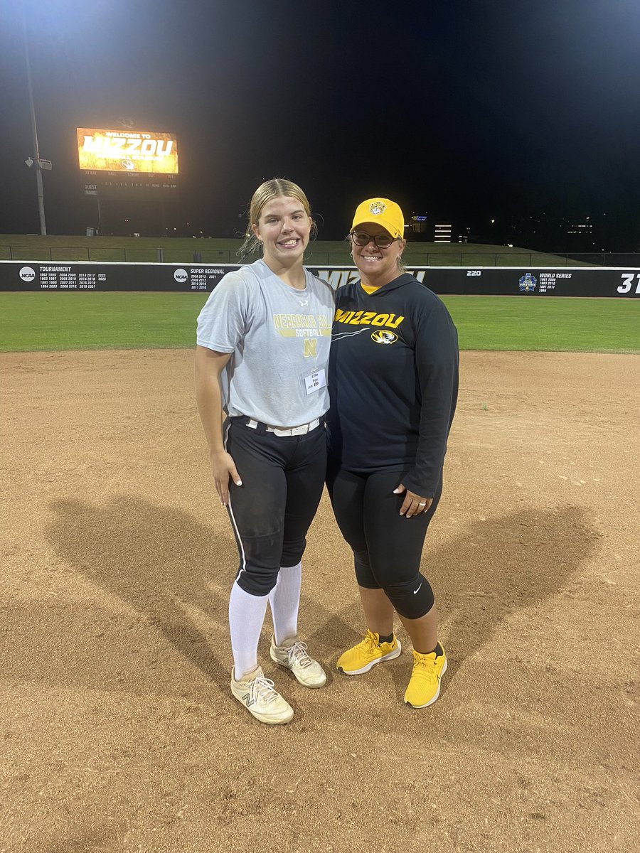EllieFox2026's tweet photo. Thank you @MizzouSoftball for putting on an amazing pitching camp on Friday. I loved @Mizzou’s campus and learned so much! I cant wait to attend future camps! @Spielman_K @NEGold15s @NebraskaGold @NicButler_ https://t.co/JsrVoZh1t4