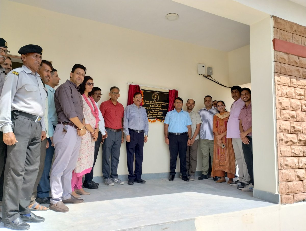 DrAlokIPS's tweet photo. Inaugurated the newly constructed ATM room, Reception and Guard room in the @policeuniversty  campus at Jodhpur in the presence of Registrar Shri Siddharth Charan, faculty, staff members and guards. The work was allotted to Police Housing Corporation, @PoliceRajasthan https://t.co/1RnjwSogCF