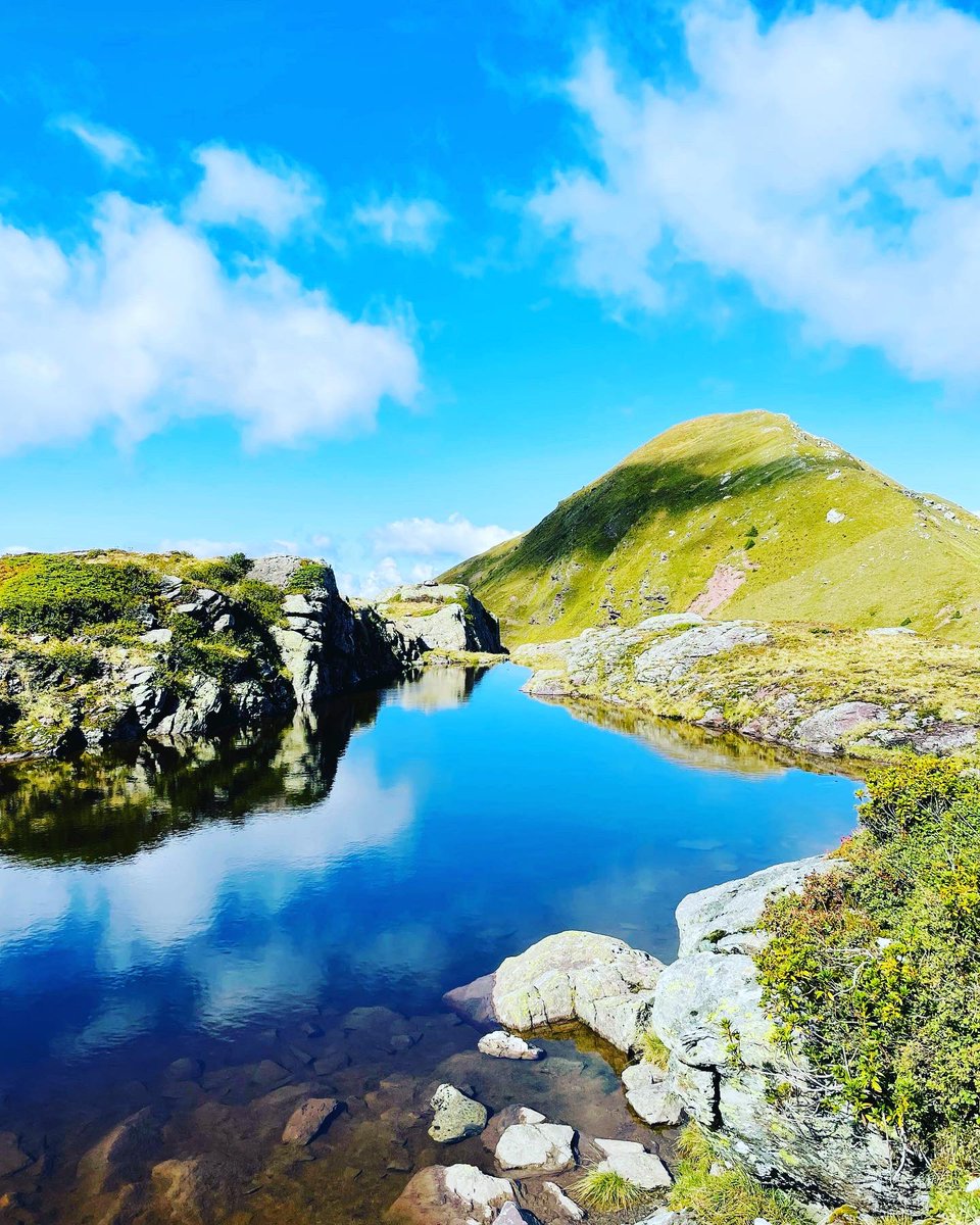 Heute losgezogen, ehe Wanderungen in der Höhe für diese Saison nicht mehr möglich sind – einmal mehr froh und dankbar, so spektakuläre Szenerien fast vor der Haustür zu haben und gesund zu sein, um auch längere Touren geniessen zu können.