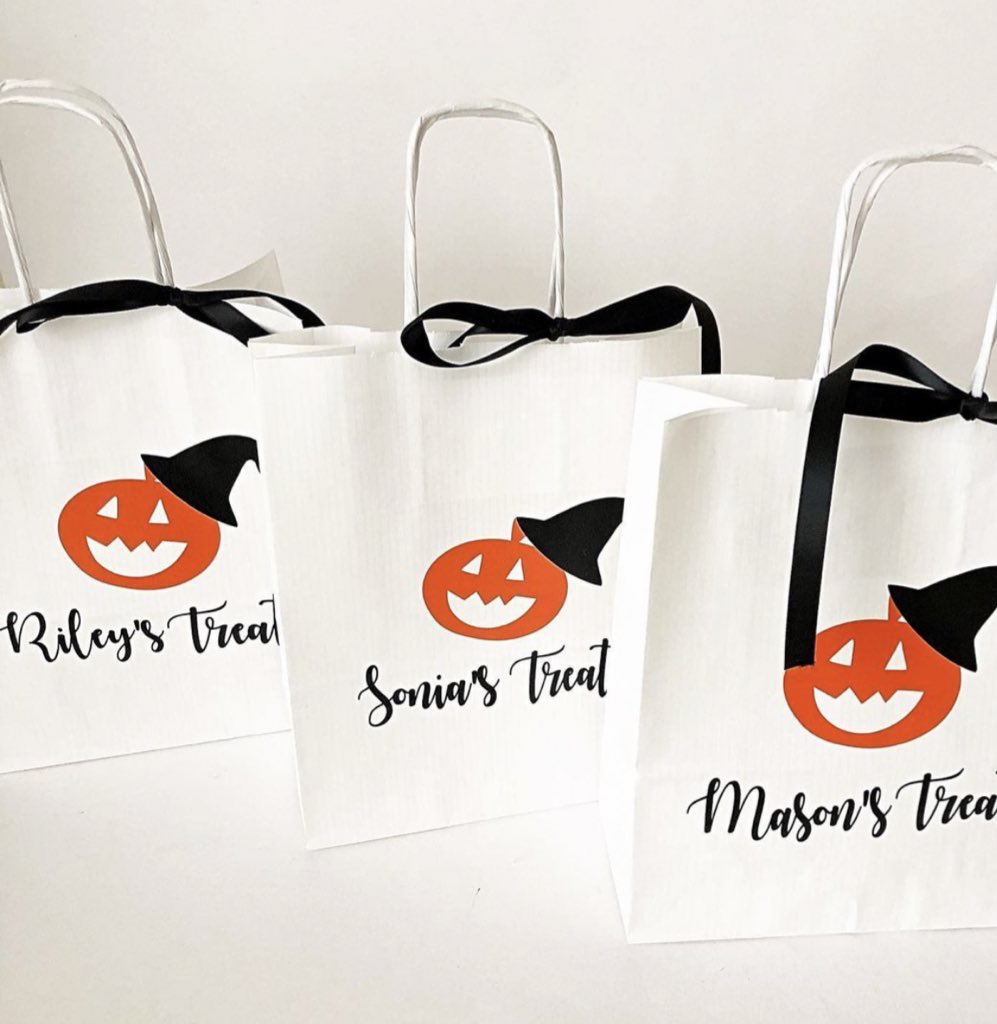BagsofFavours's tweet image. Personalised Halloween treat bag 🍁🎃🍂

Bagsoffavours.Etsy.com

#crafthour #craftbizparty #HandmadeHour #shopindie #MHHSBD #etsy #ukcraftershour #Halloween2023 #gift