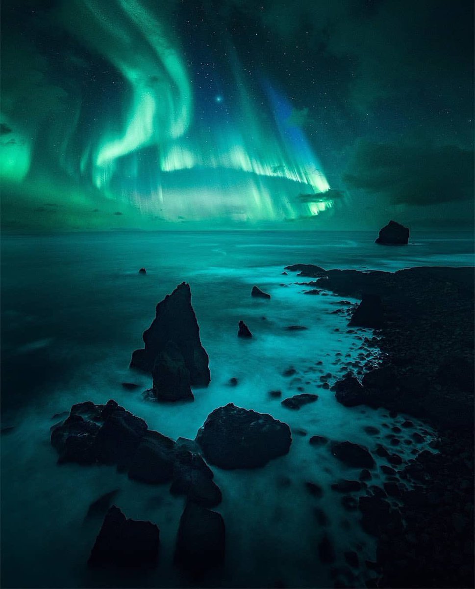 arnark's tweet photo. Arctic light show in #iceland https://t.co/ymN8u4xtAn