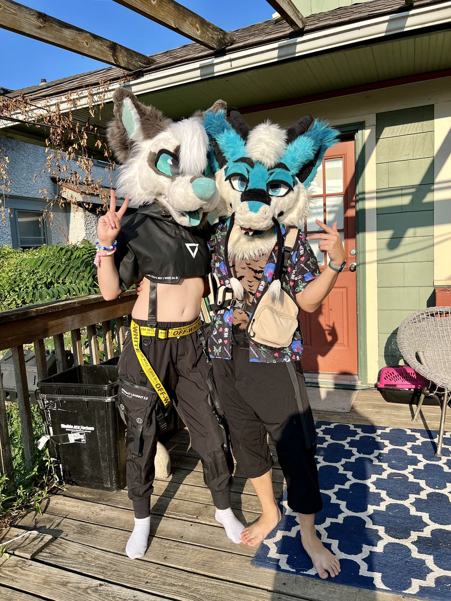 RigelDerg's tweet photo. I AM VIETNAMESE AND MY OC IS A FLUFFY NOODLE DRAGON 🐉
WHERE ALL MY ASIAN PEEPS AT? POST UP AND REPRESENTTT 💙🐲
#BEYONDTHEFANDOM
#BMO #FURSOFCOLOR https://t.co/HScRjWROUU