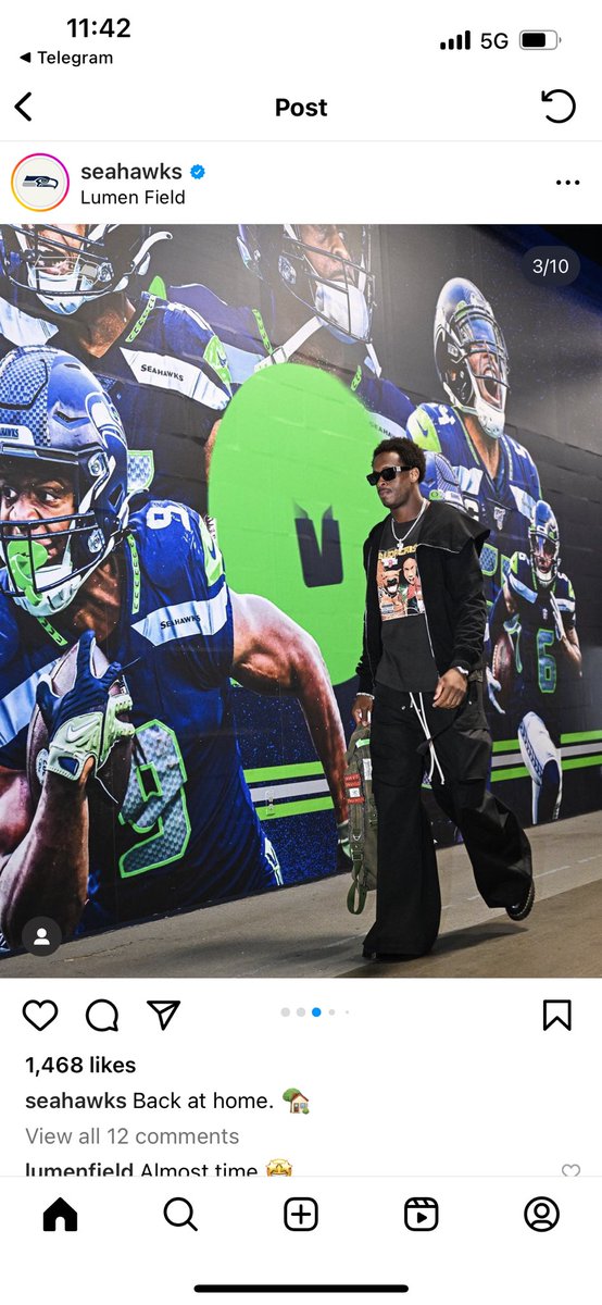 hamms6's tweet photo. .@GenoSmith3 rocking GNCO’s today. Hawks by 50.  

#seahawks 
@jncolosangeles https://t.co/6jGAz8NChh
