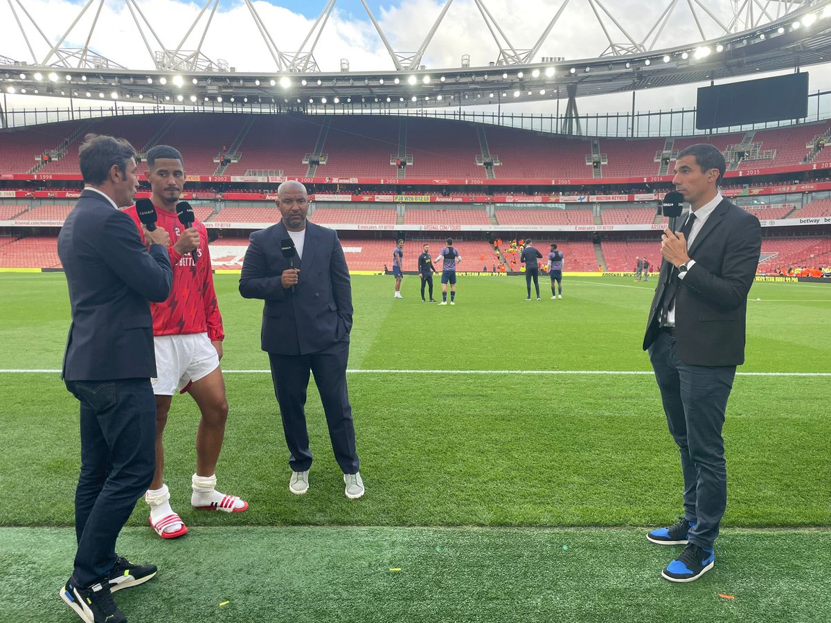 Good to be back at the Emirates Stadium today 🔴⚪️ @canalplus @dacourtolivier @Arsenal @WiloSaliba