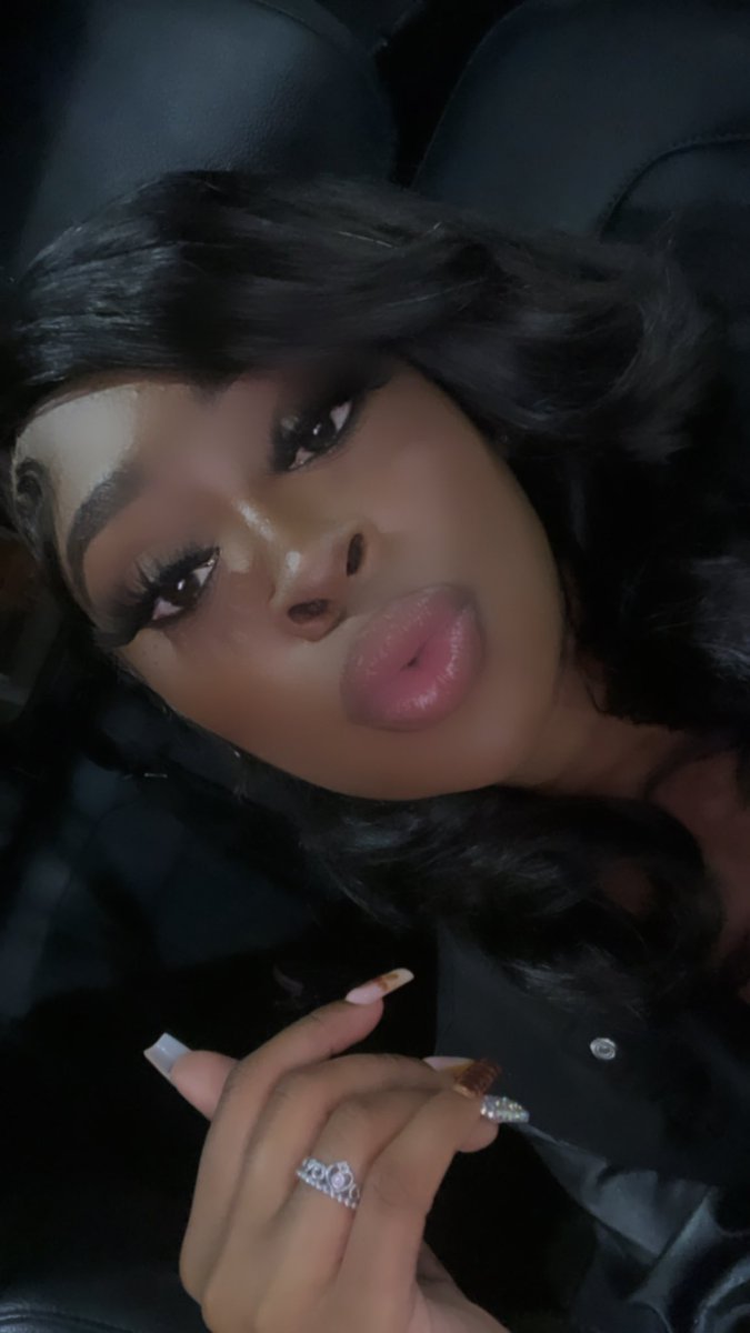 MaxiiMaxee's tweet image. Always been you ! 💋