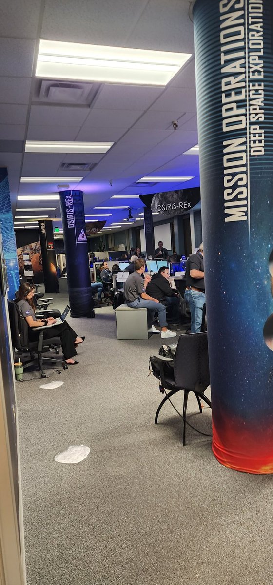 Peeking in on the @OSIRIS-REx mission team in <a href="/LMSpace/">Lockheed Martin Space</a> Mission Support Area at <a href="/LockheedMartin/">Lockheed Martin</a> 
Super cool!
#LMinSpace #OSIRISREx #bennu