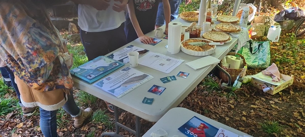 etoilebethleem's tweet image. En direct de l'événement : petit passage au stand exposition/geocaching et restauration à la buvette entre de visite. 😉🧋
#events #geocaching #crypte #eure #patrimoine #histoire