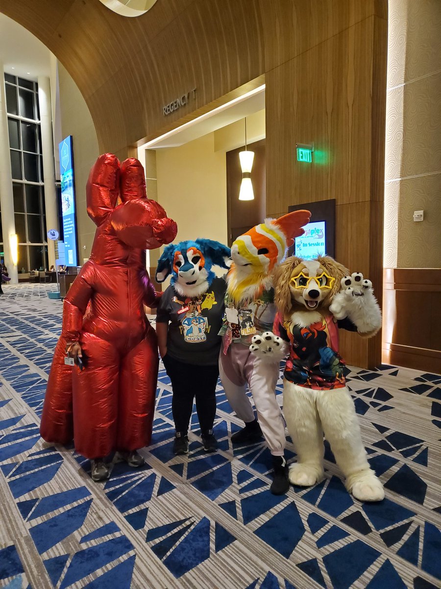milkwastedd's tweet photo. Another cool person I met at #megaplex2023 was @CormieMochi! First time meeting them and we hung out a little bit on the con floor βΊοΈ
#mplex #megaplex #furcon #furryfandom #furry #furries #fursuiter https://t.co/gShOLT1SUU