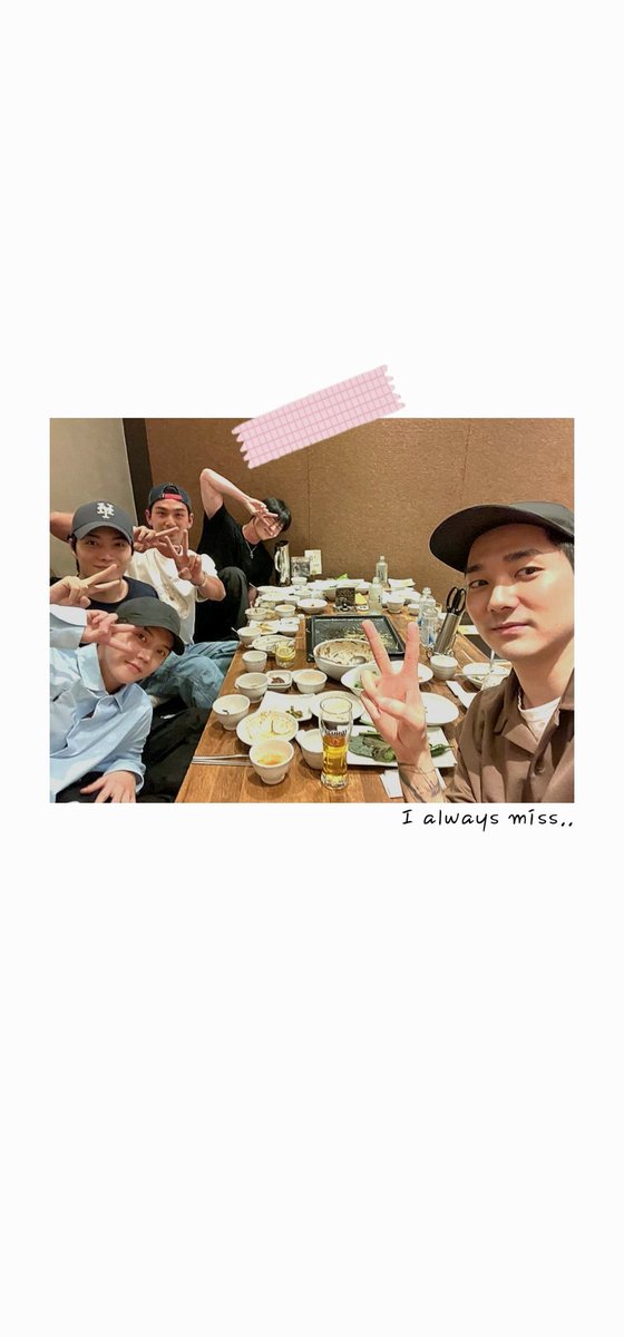 반가워 애드라~
다들 각자의 자리에서 각자 최선의 모습으로 있어줘서 나 괜스레 울컥했었는데🫣 이사진 보고는 눙물조큼 흘려따..🥲
뉴이스트 
황민현🦊 곽아론🐶 최민기🐰 김종현🐢 강동호🐯 러브🩷
오랜만에 불러본다구 애드라~~~