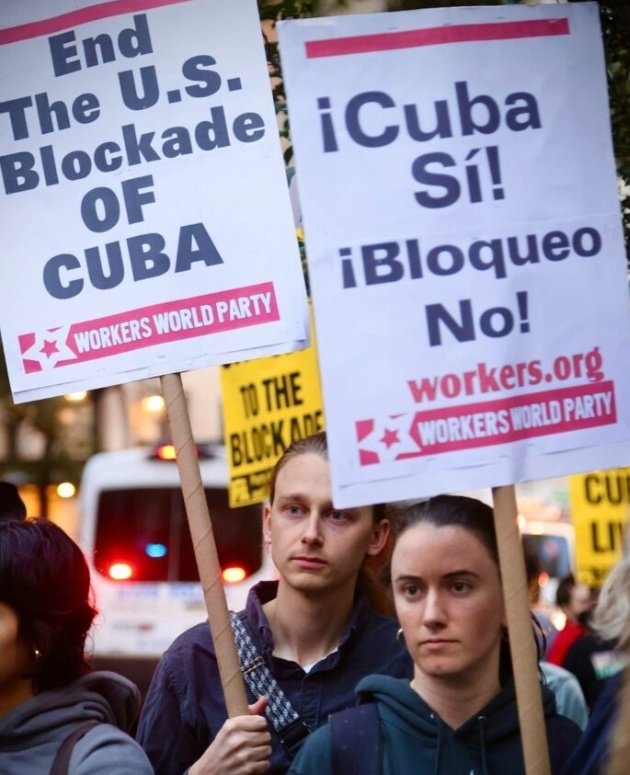 CarolineSandini's tweet photo. Domingo de Gritarle al imperio,
CUBA SIIII, BLOQUEO NOOO!!!
#EliminaElBloqueo
#LetCubaLife https://t.co/oik9HdPlF7