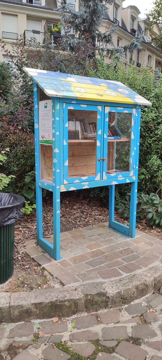 SoloNiare's tweet photo. Heureux de partager la fournée de la tournée #boiteAlivres de nos amis #Robinsonnais. Spécial Fantasy et plein de livres jeunesse. Magnifique balade chez les Hibou* 😀
Hibou : petit surnom des Robinsonnais https://t.co/QVtinAHT0I