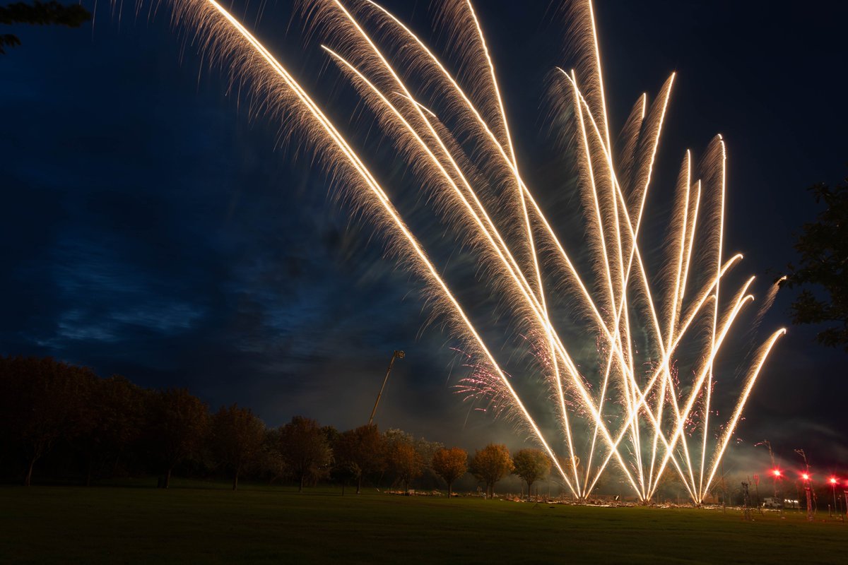 wildryanappears's tweet image. Just some photos from the #musicalfireworks last night #Southport @SouthportFirewx #fireworks #photography