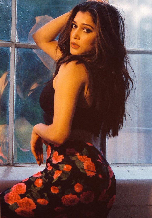 F6zCmAiXAAAktb1?format=jpg&name=900x900