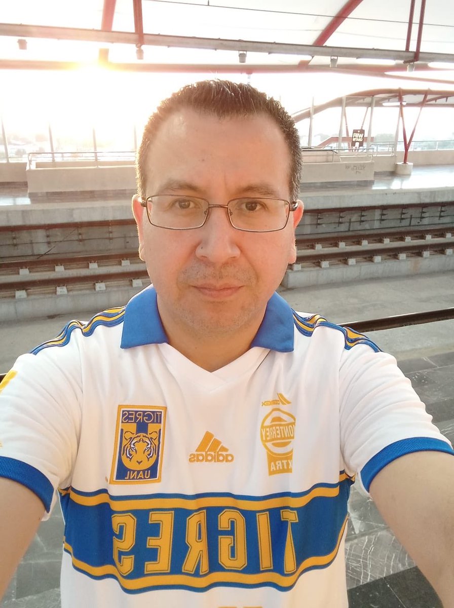 cachorrouno's tweet photo. Disfruten sus rituales dominicales. Carpe Diem. Fin. 👍🐯😎💯✍️ https://t.co/4dBx5WZO72