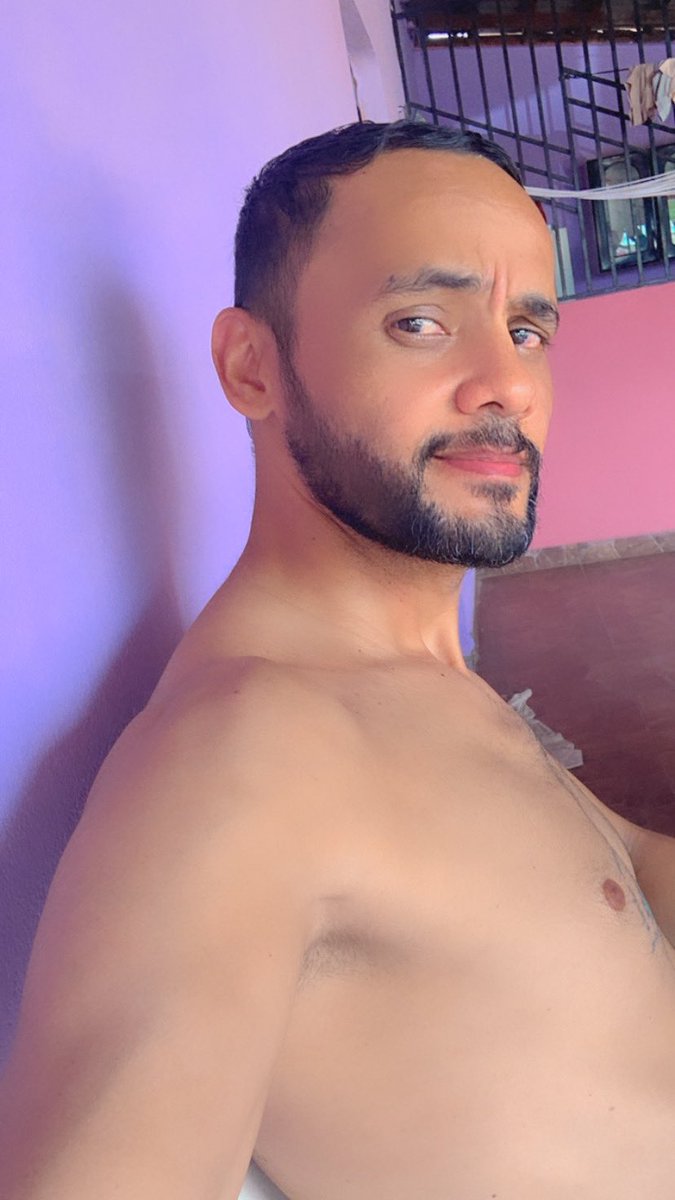 Rlima22rr's tweet image. Vocês também amanheceram destruídos? 
Eu sim !!