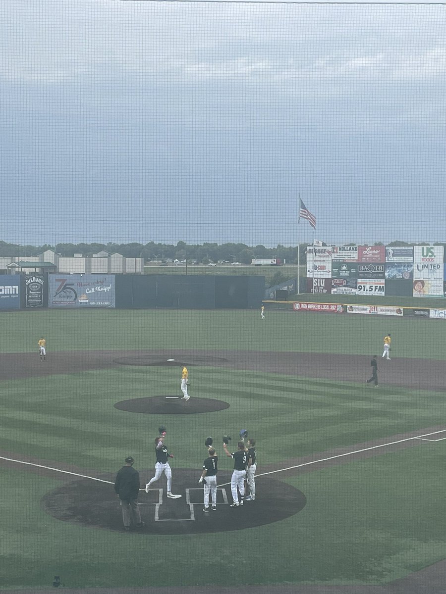 Play9Sports's tweet photo. 📍GCS 
@ExtremeEliteBB 18U.    6
@stlrecruits 17U.         0.   Bottom 7
🚨HR (Bryce Lemp ‘24 Collinsville)
Extreme Elite extends the lead heading to B7. Including a 2 run home run to right from Bryce Lemp. 

#Play9WithUs #FallEliteSeries https://t.co/0GqrR2JhwH