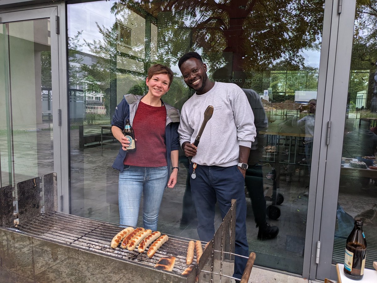 Ielacqua_Gio's tweet photo. #PAWde finishing off with bbq and laughter! Thanks @jytphd @LeibnizFMP 

#postdocs #AcademicTwitter https://t.co/wKkFN0Brve