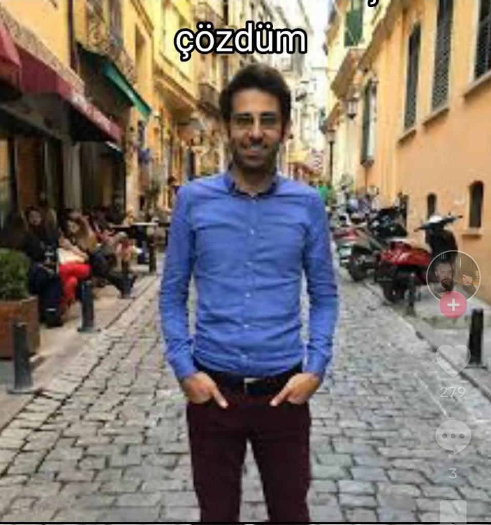 ne yaz ne kis o tam bahar ki ne bahar
bi gün yağar bi gün acar
sevdirir kendini seytan tüyü var yoksa da hayat kurur