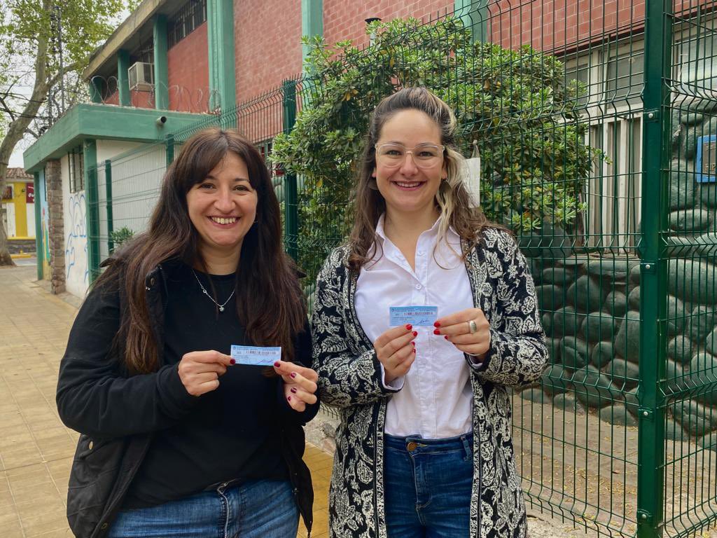 CeciJuriOk's tweet photo. Con @giselamberti votamos juntas en la esc. Hipólito Yrigoyen de Ciudad de Mendoza ✅

🇦🇷 Renovamos la esperanza para que Mendoza sea una provincia un poco más justa y solidaria. 

🗳️Con convicción, compromiso y propuestas para todos los mendocinos #SíHayAlternativa https://t.co/EGDE787AtY