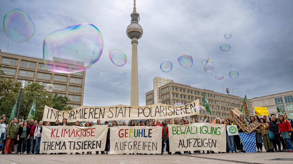 Heute endete unser #Psy4F Bundeskongress. Wir beschäftigten uns u.a. damit, wie die Berichterstattung den komplexen Gefühlen der #Klimakrise gerecht werden kann, und wie wir Hürden abbauen können, um die sozialökologische Transformation inklusiver und gerechter zu gestalten.