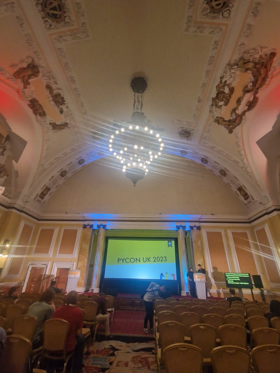 Lisa_DataCoach's tweet image. Fantastic weekend at #pyconuk lots of  amazing talks and classroom sessions.