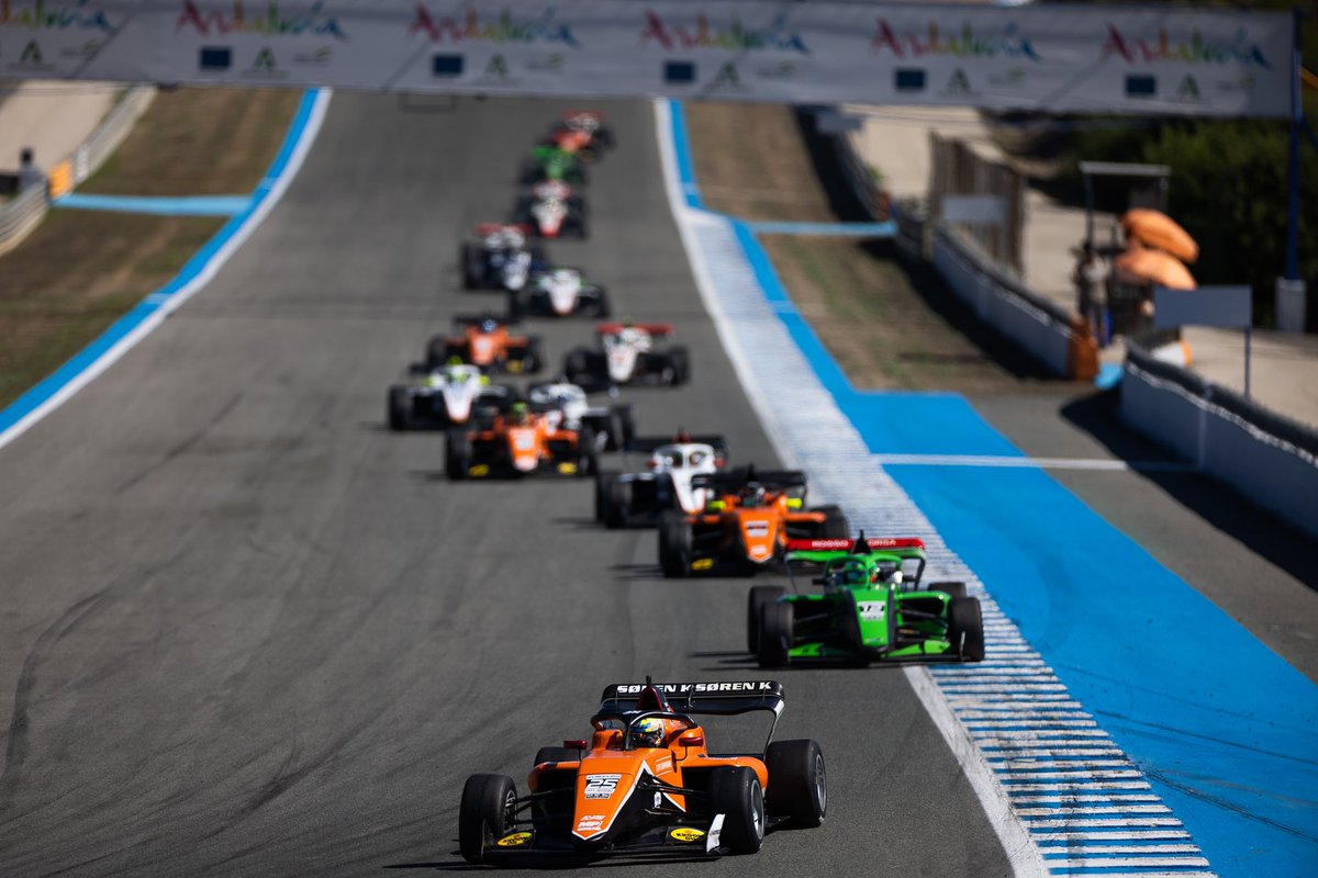 FIRST WIN OF THE SEASON!🏆🚀
Thanks team <a href="/OfficialMPteam/">MP Motorsport</a>🧡